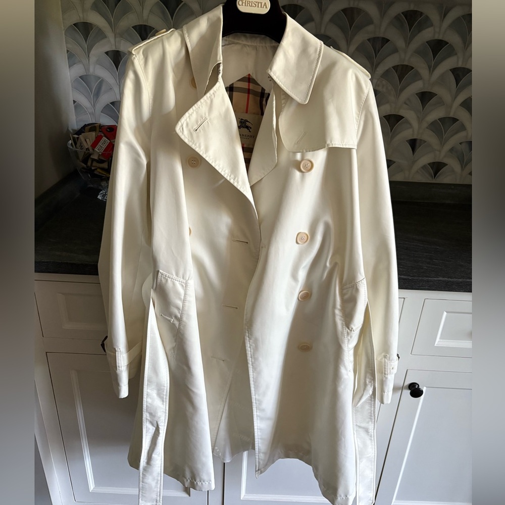 Burberry White Double-Breasted Anka Trench 12R